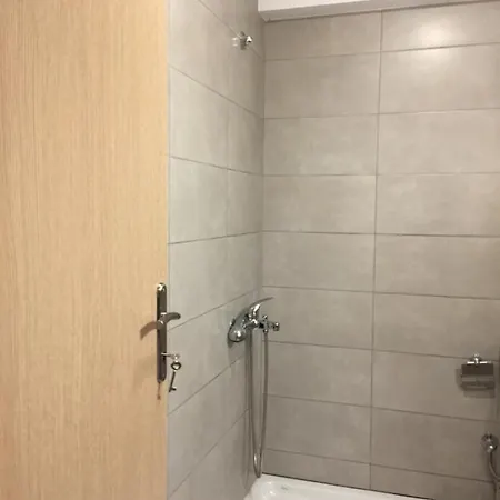 Eleana's جوفيا