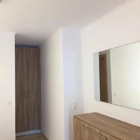 Eleana's جوفيا