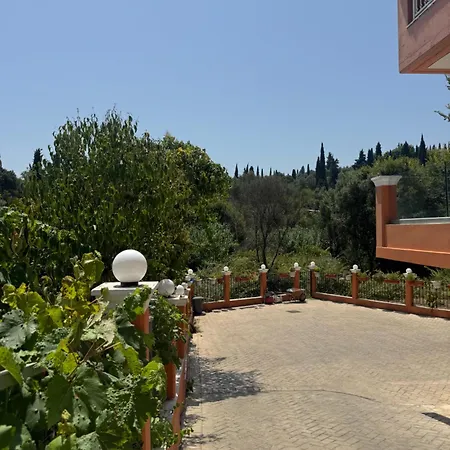 Eleana's جوفيا